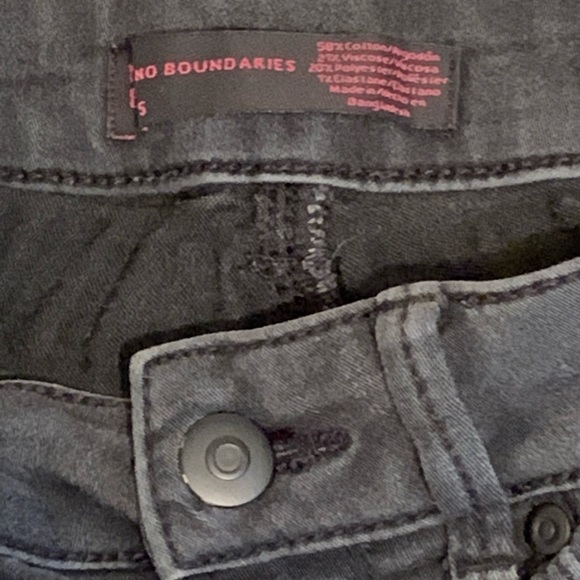 Women’s Black Jeans - Picture 2 of 2